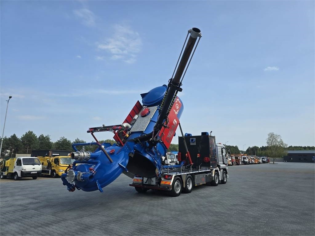 MAN Disab Centurion P210/9 ADR Vacuum suction-blowing - Kotrógép: 1 kép. MAN Disab Centurion P210/9 ADR Vacuum suction-blowing - Kotrógép: 1 kép.