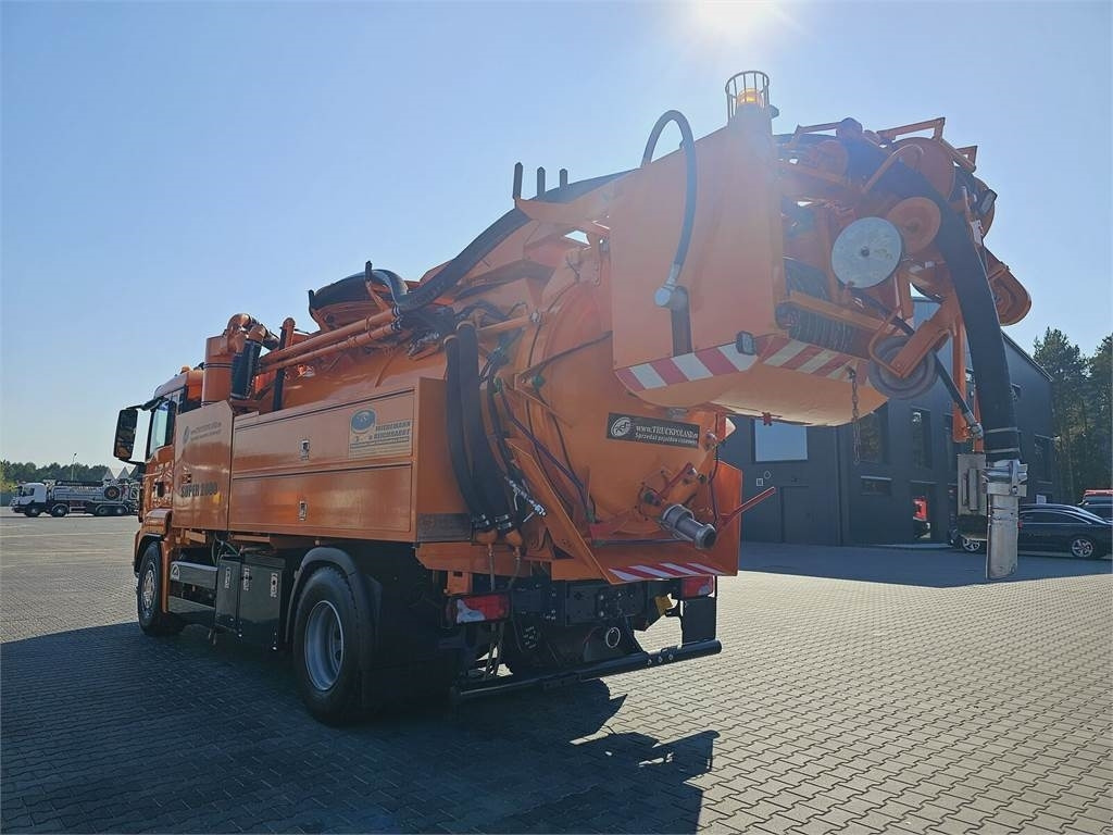 MAN SUPER 2000 4x2 WUKO RECYKLING for collecting liqui - Szippantós autó: 5 kép. MAN SUPER 2000 4x2 WUKO RECYKLING for collecting liqui - Szippantós autó: 5 kép.