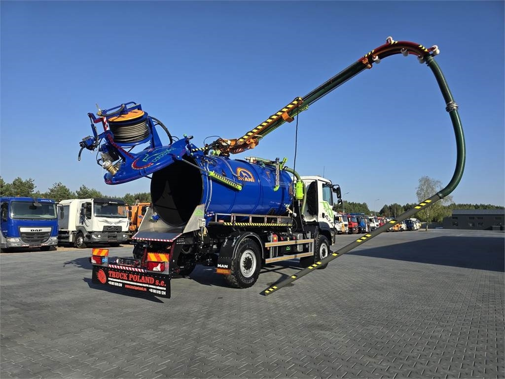 MAN TGM 4x4 GAMON PW8 for collecting liquid waste sepa - Szippantós autó: 1 kép. MAN TGM 4x4 GAMON PW8 for collecting liquid waste sepa - Szippantós autó: 1 kép.