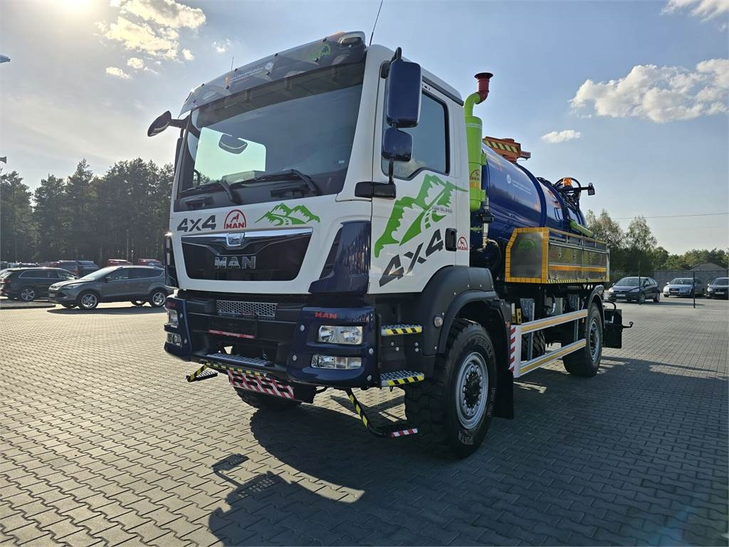 MAN TGM 4x4 GAMON PW8 for collecting liquid waste sepa - Szippantós autó: 3 kép. MAN TGM 4x4 GAMON PW8 for collecting liquid waste sepa - Szippantós autó: 3 kép.