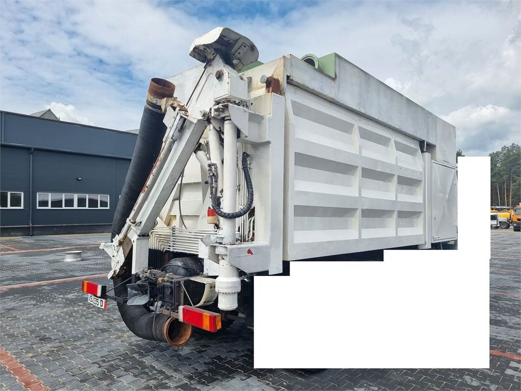 MAN VMB VESTA MTS Saugbagger vacuum cleaner excavator - Szippantós autó: 1 kép. MAN VMB VESTA MTS Saugbagger vacuum cleaner excavator - Szippantós autó: 1 kép.