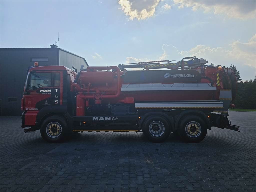 MAN WUKO LARSEN for collecting liquid waste - Szippantós autó: 4 kép. MAN WUKO LARSEN for collecting liquid waste - Szippantós autó: 4 kép.