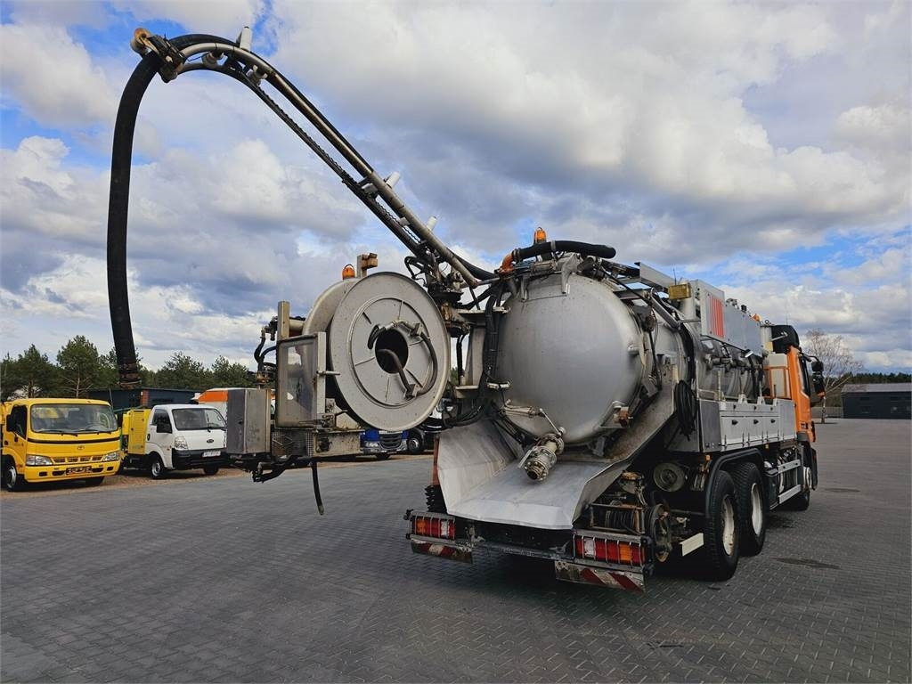 Mercedes-Benz WUKO KROLL COMBI FOR SEWER CLEANING - Szippantós autó: 1 kép. Mercedes-Benz WUKO KROLL COMBI FOR SEWER CLEANING - Szippantós autó: 1 kép.
