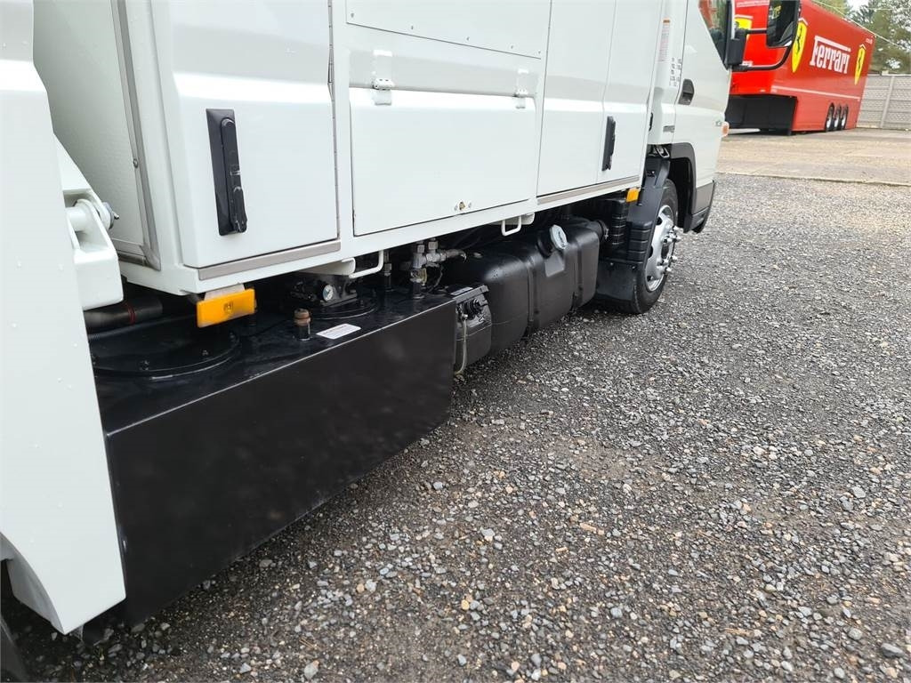 Mitsubishi CANTER odkurzacz koparka ssąca Saugbagger CITY SAU  lízing Mitsubishi CANTER odkurzacz koparka ssąca Saugbagger CITY SAU: 20 kép.
