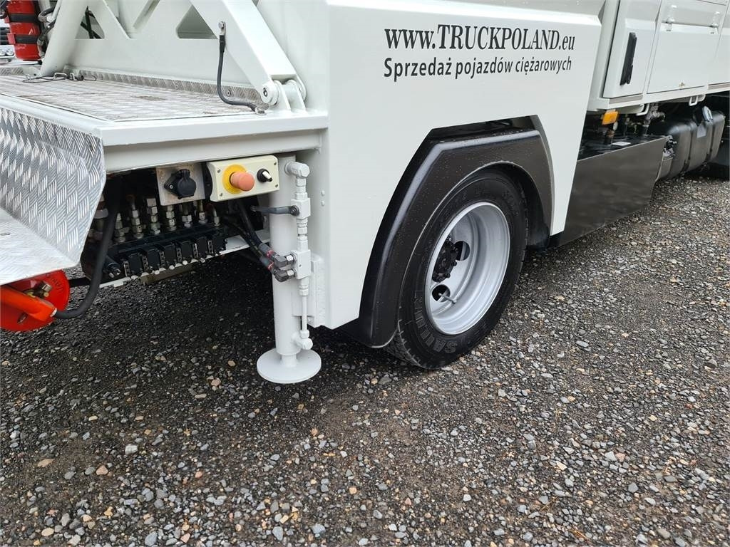 Mitsubishi CANTER odkurzacz koparka ssąca Saugbagger CITY SAU - Szippantós autó: 2 kép. Mitsubishi CANTER odkurzacz koparka ssąca Saugbagger CITY SAU - Szippantós autó: 2 kép.