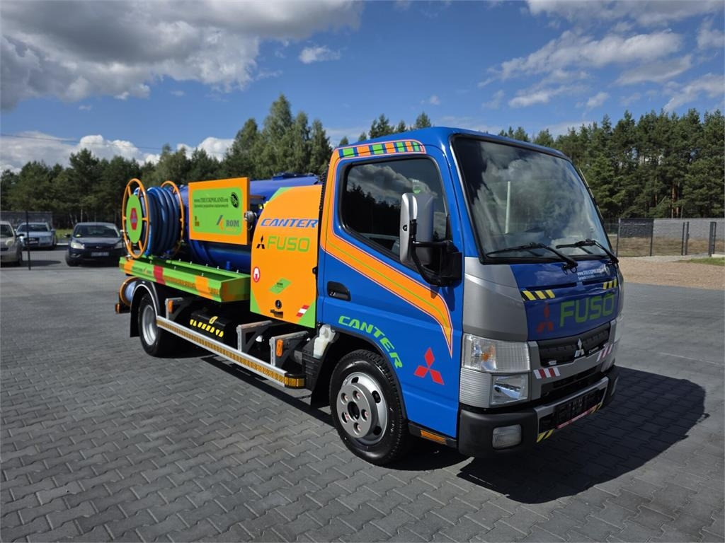 Mitsubishi ROM KOKS SMART COMBI WUKO HOT WATER FOR CLEANING S - Szippantós autó: 2 kép. Mitsubishi ROM KOKS SMART COMBI WUKO HOT WATER FOR CLEANING S - Szippantós autó: 2 kép.