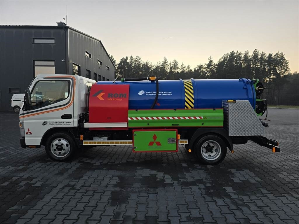 Mitsubishi ROM SMART COMBI WUKO HOT WATER FOR CLEANING SEWAGE - Szippantós autó: 4 kép. Mitsubishi ROM SMART COMBI WUKO HOT WATER FOR CLEANING SEWAGE - Szippantós autó: 4 kép.