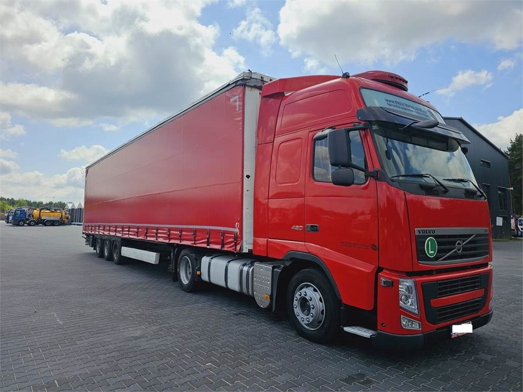 Volvo FH13 XXL EURO 5 2011 + KRONE MEGA RAISE  - Nyergesvontató: 2 kép. Volvo FH13 XXL EURO 5 2011 + KRONE MEGA RAISE  - Nyergesvontató: 2 kép.