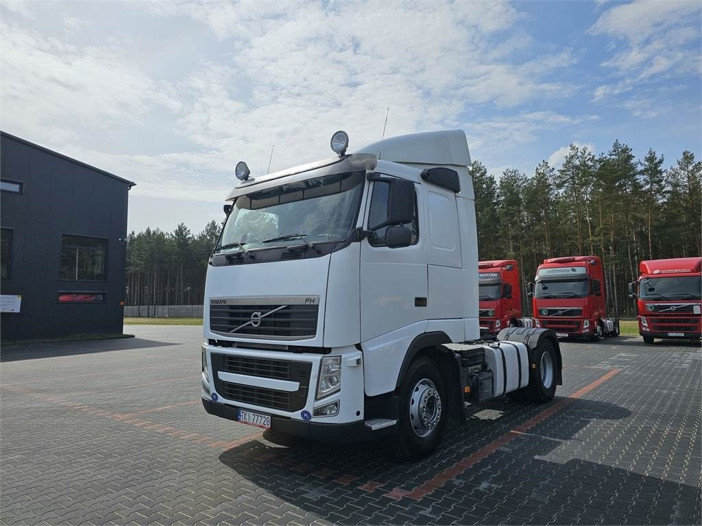 Volvo STANDARD 460 automatic 2009 r - Nyergesvontató: 2 kép. Volvo STANDARD 460 automatic 2009 r - Nyergesvontató: 2 kép.