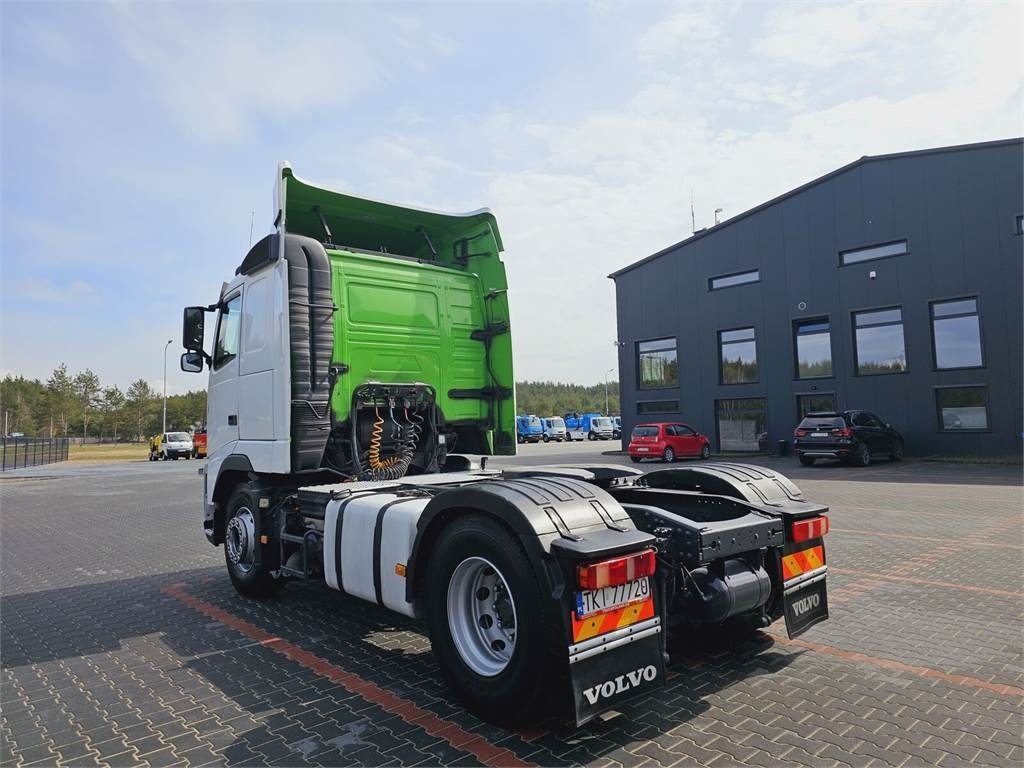 Volvo STANDARD 460 automatic 2009 r - Nyergesvontató: 5 kép. Volvo STANDARD 460 automatic 2009 r - Nyergesvontató: 5 kép.