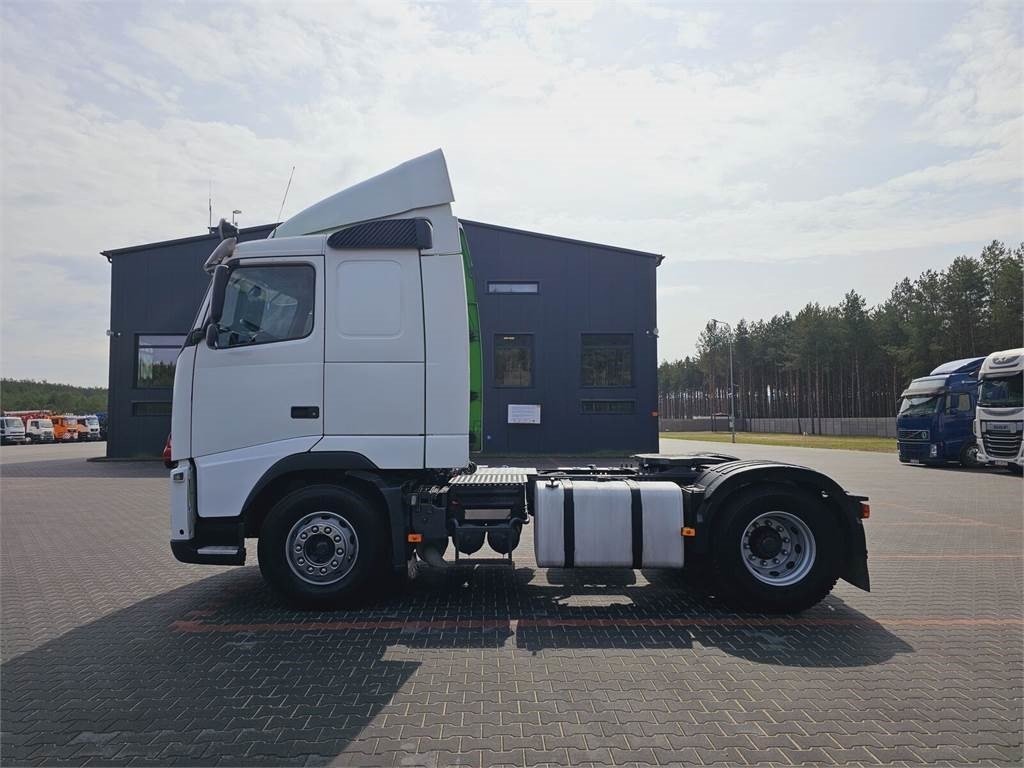 Volvo STANDARD 460 automatic 2009 r - Nyergesvontató: 4 kép. Volvo STANDARD 460 automatic 2009 r - Nyergesvontató: 4 kép.
