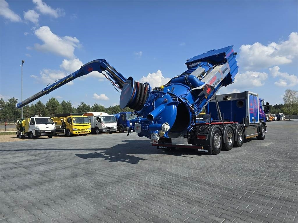 Scania KAISER EUR-MARK PL 8 Vacuum suction-blowing loader  - Kotrógép: 1 kép. Scania KAISER EUR-MARK PL 8 Vacuum suction-blowing loader  - Kotrógép: 1 kép.