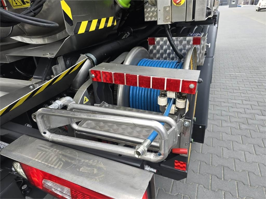 Scania MORO KAISER WUKO COMBI HOT WATER FOR CLEANING SEWE - Többcélú/ Speciális jármű: 4 kép. Scania MORO KAISER WUKO COMBI HOT WATER FOR CLEANING SEWE - Többcélú/ Speciális jármű: 4 kép.