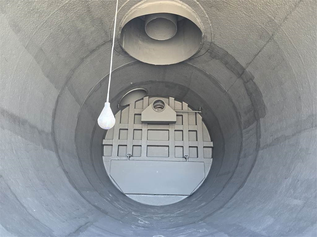 Szippantós autó Volvo Disab Centurion vacuum suction loader: 22 kép. Szippantós autó Volvo Disab Centurion vacuum suction loader: 22 kép.