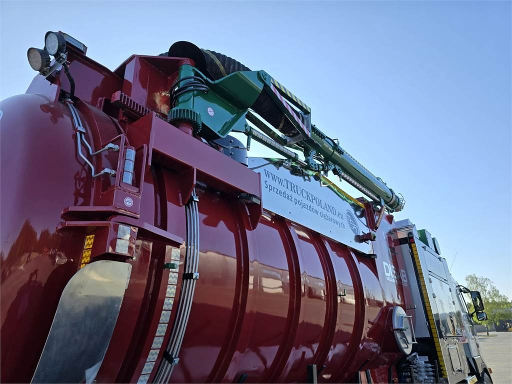 Szippantós autó Volvo Disab Centurion vacuum suction loader: 16 kép. Szippantós autó Volvo Disab Centurion vacuum suction loader: 16 kép.