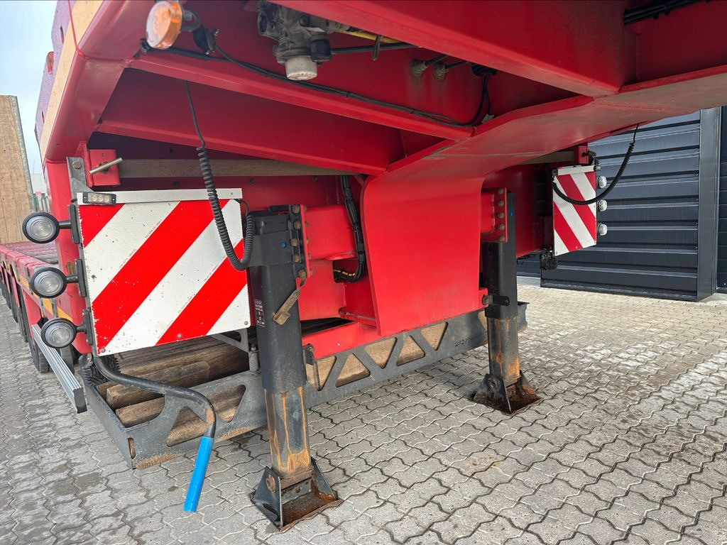 Faymonville Maxtrailer MAX 100 5 achs tieflader - Félpótkocsi mélybölcsős: 3 kép. Faymonville Maxtrailer MAX 100 5 achs tieflader - Félpótkocsi mélybölcsős: 3 kép.