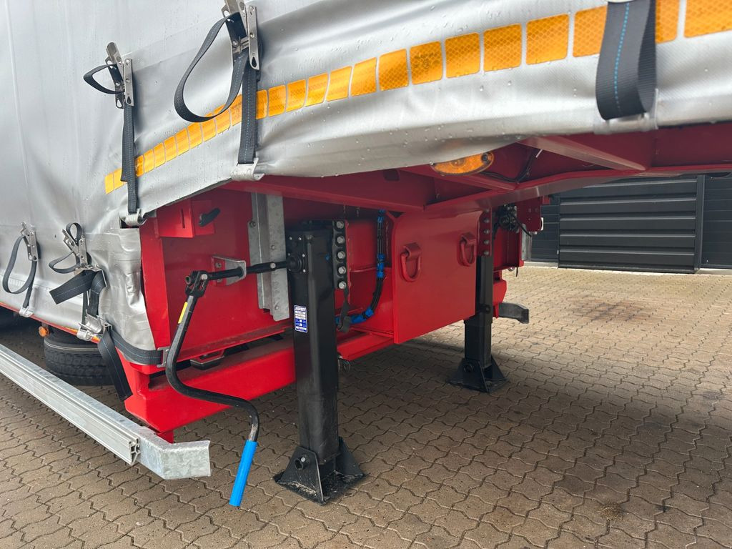 Faymonville Maxtrailer MAX 100 tieflader / Planenaufbau - Félpótkocsi mélybölcsős: 5 kép. Faymonville Maxtrailer MAX 100 tieflader / Planenaufbau - Félpótkocsi mélybölcsős: 5 kép.