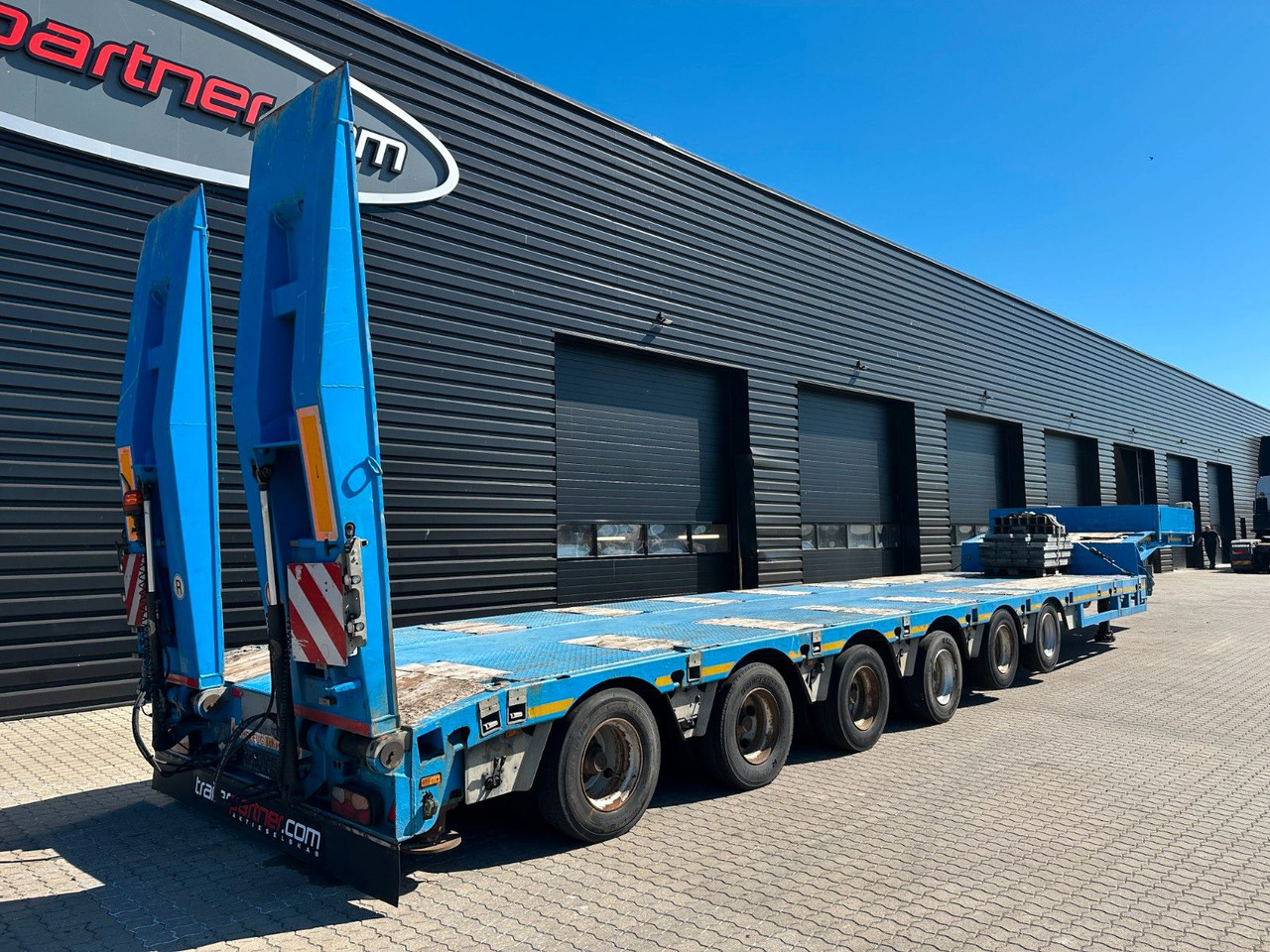 Faymonville Multimax 6 achs tieflader / ausziehbar - Félpótkocsi mélybölcsős: 2 kép. Faymonville Multimax 6 achs tieflader / ausziehbar - Félpótkocsi mélybölcsős: 2 kép.