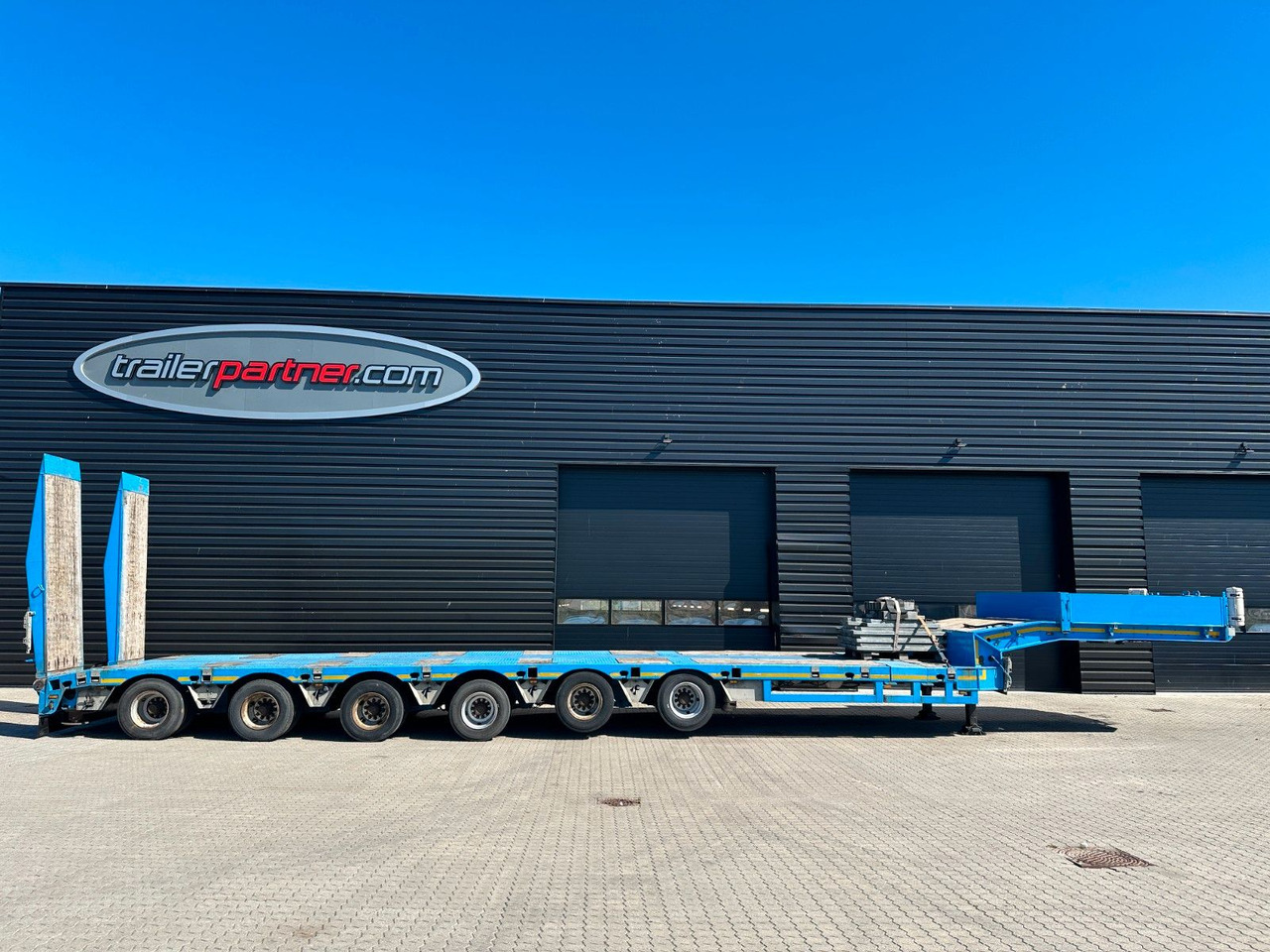 Faymonville Multimax 6 achs tieflader / ausziehbar - Félpótkocsi mélybölcsős: 1 kép. Faymonville Multimax 6 achs tieflader / ausziehbar - Félpótkocsi mélybölcsős: 1 kép.