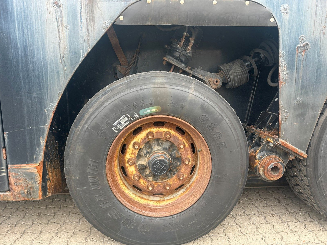 Faymonville Prefamax 3 achs innenlader - Félpótkocsi mélybölcsős: 5 kép. Faymonville Prefamax 3 achs innenlader - Félpótkocsi mélybölcsős: 5 kép.