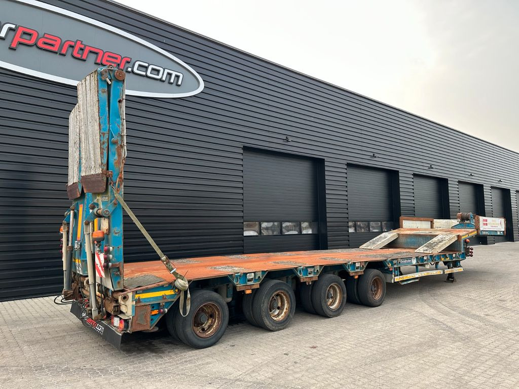 Goldhofer 4 achs tieflader / ausziehbar Goldhofer 4 achs tieflader / ausziehbar - Félpótkocsi mélybölcsős: 2 kép. Goldhofer 4 achs tieflader / ausziehbar Goldhofer 4 achs tieflader / ausziehbar - Félpótkocsi mélybölcsős: 2 kép.