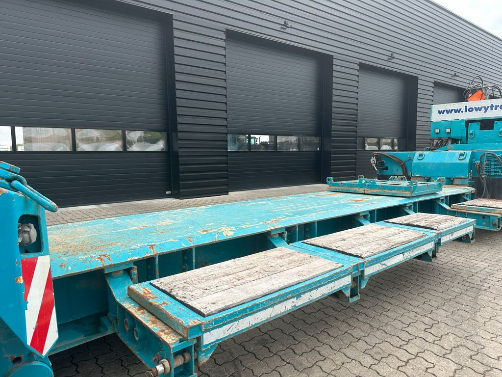 Goldhofer THP 2+4 XLE baggerbett - Félpótkocsi mélybölcsős: 5 kép. Goldhofer THP 2+4 XLE baggerbett - Félpótkocsi mélybölcsős: 5 kép.