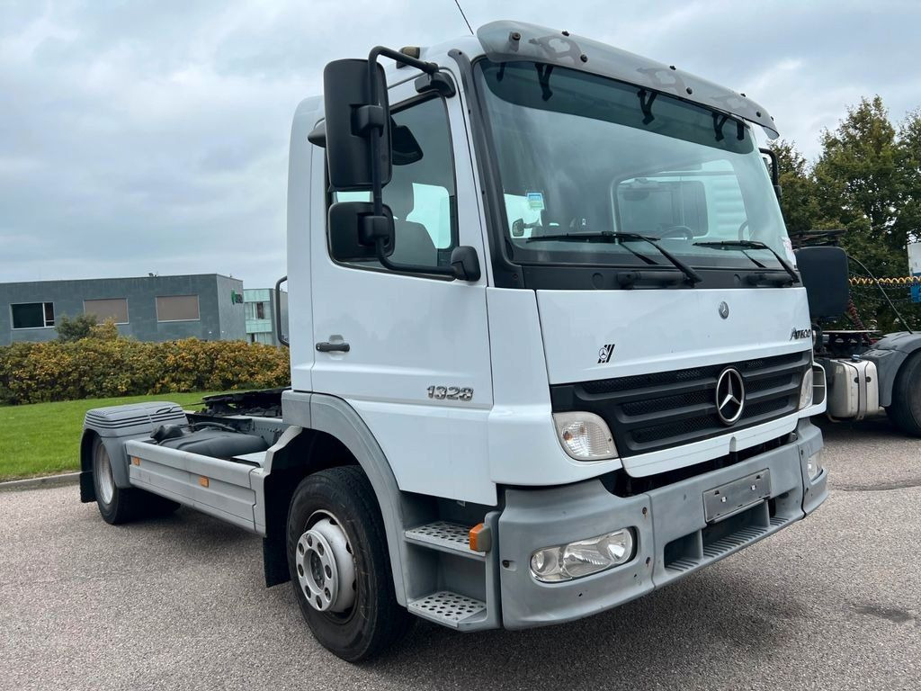 Mercedes-Benz Atego 1328 LS 4x2 + Diagnose Auflieger  - Nyergesvontató: 4 kép. Mercedes-Benz Atego 1328 LS 4x2 + Diagnose Auflieger  - Nyergesvontató: 4 kép.