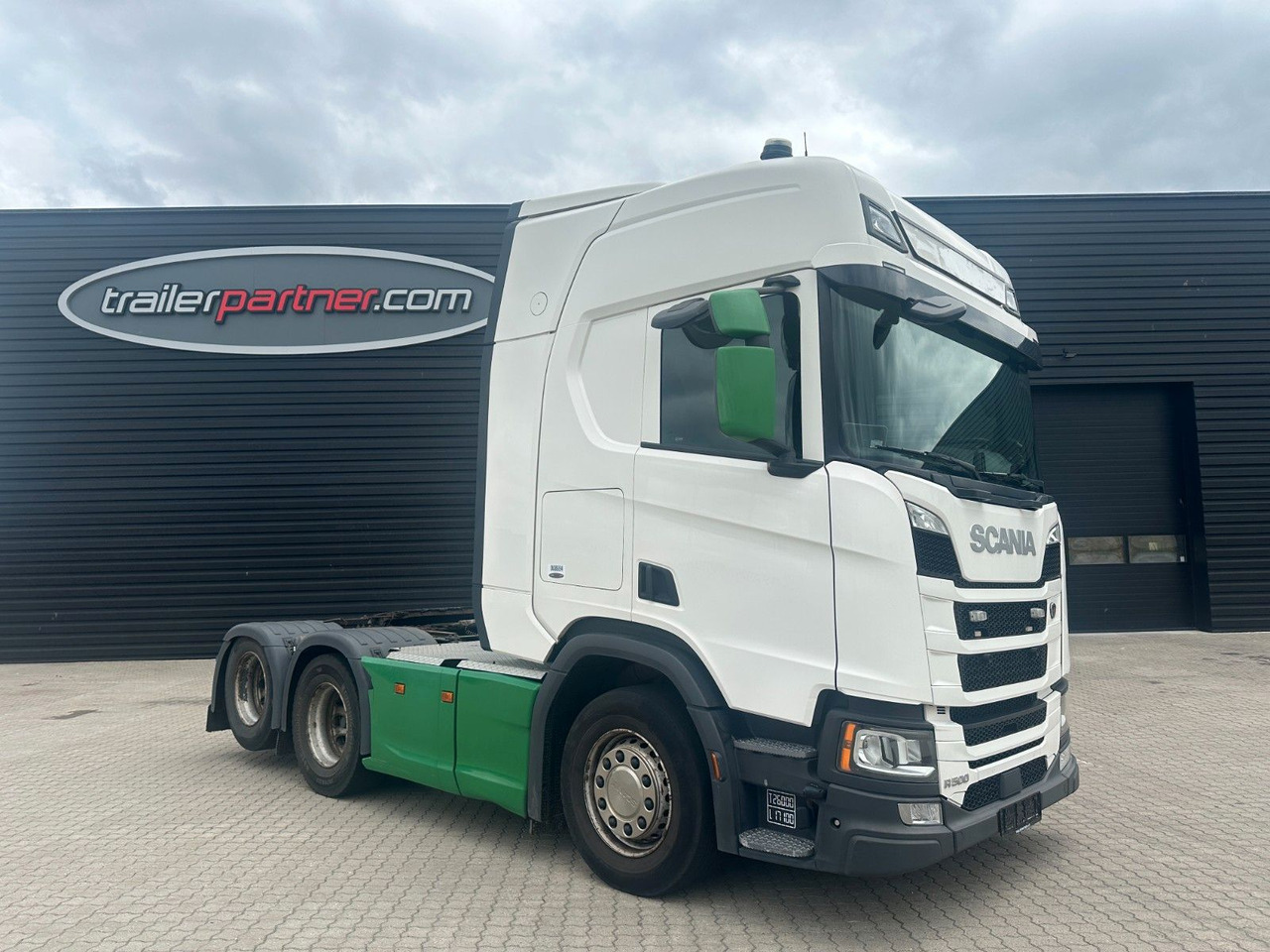 Scania R 500 6x2 - Nyergesvontató: 1 kép. Scania R 500 6x2 - Nyergesvontató: 1 kép.