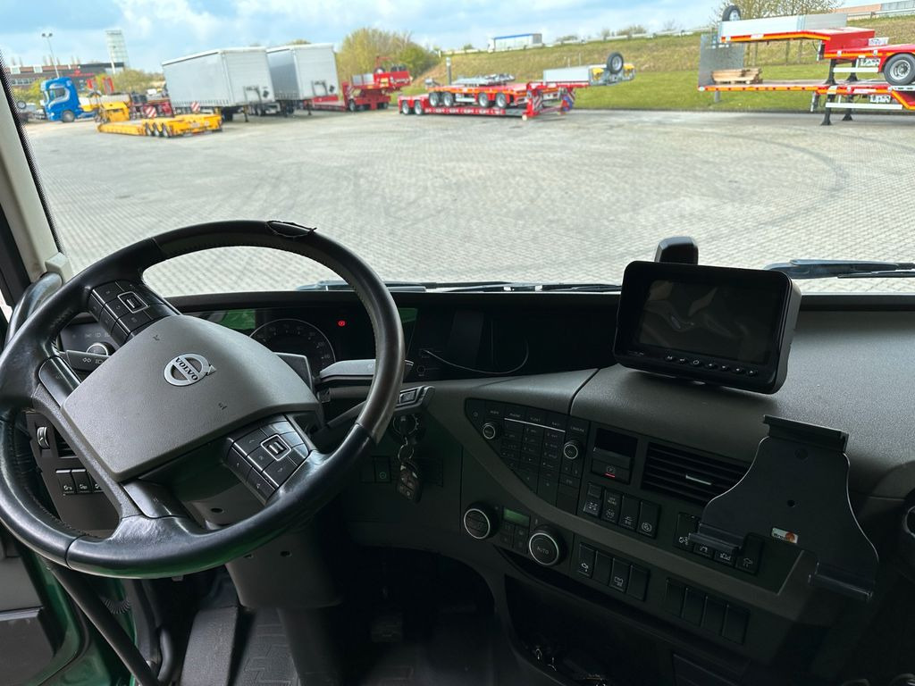 Nyergesvontató Volvo FH 540 6x4: 11 kép.