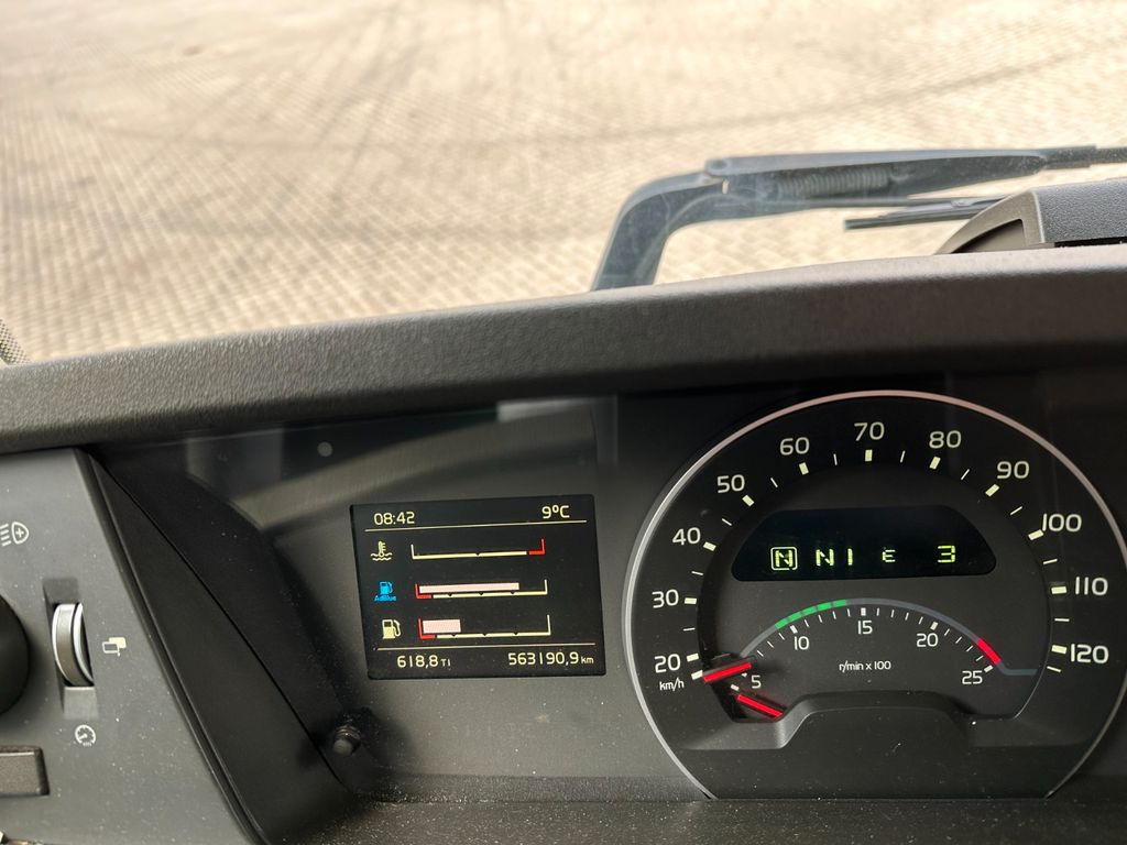 Nyergesvontató Volvo FH 540 6x4: 13 kép.