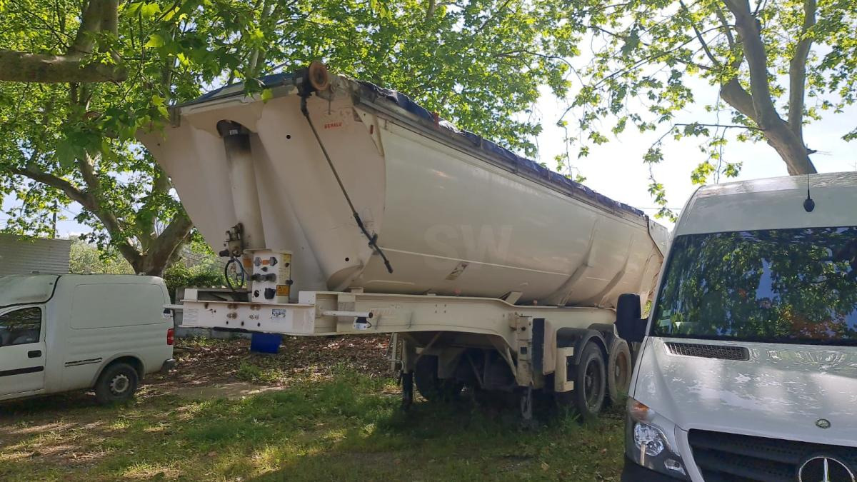 Benalu C34 CNS - Félpótkocsi billenőplatós: 2 kép. Benalu C34 CNS - Félpótkocsi billenőplatós: 2 kép.