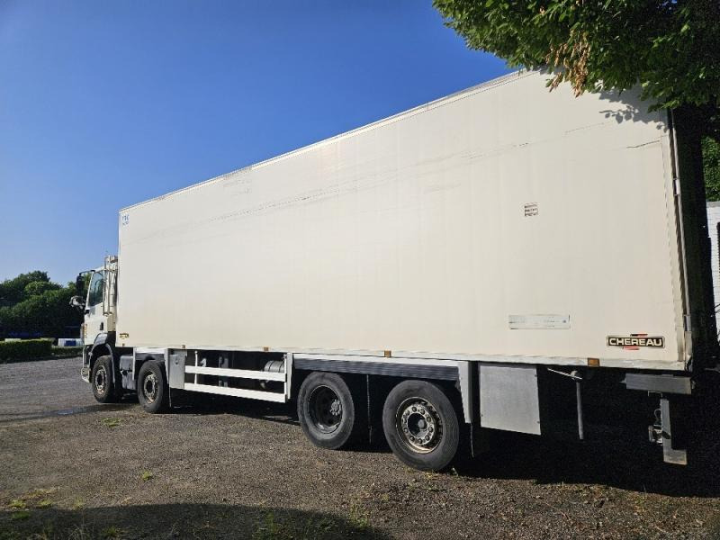 DAF CF 410 - Hűtős teherautó: 2 kép. DAF CF 410 - Hűtős teherautó: 2 kép.