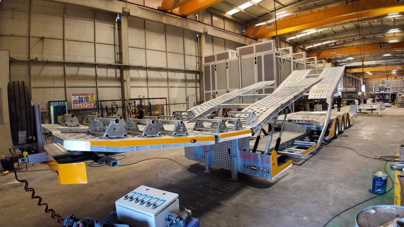 Eroglu 3 Axle Trucks Carriers - Félpótkocsi autószállító: 5 kép. Eroglu 3 Axle Trucks Carriers - Félpótkocsi autószállító: 5 kép.