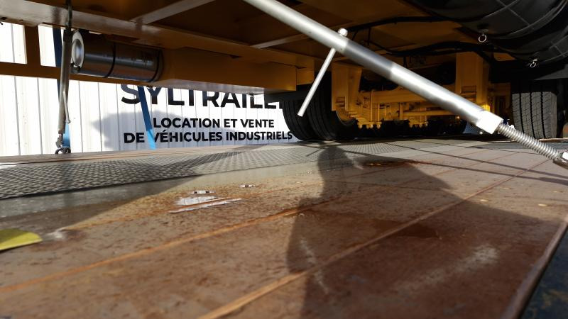 Új Félpótkocsi mélybölcsős Lider trailer (Export Afrique) Porte-Char lames 4 essieux: 10 kép.