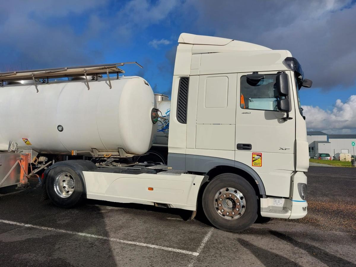 DAF XF 480 - Nyergesvontató: 3 kép. DAF XF 480 - Nyergesvontató: 3 kép.