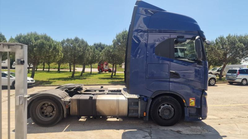 Iveco S-WAY 490 - Nyergesvontató: 5 kép. Iveco S-WAY 490 - Nyergesvontató: 5 kép.