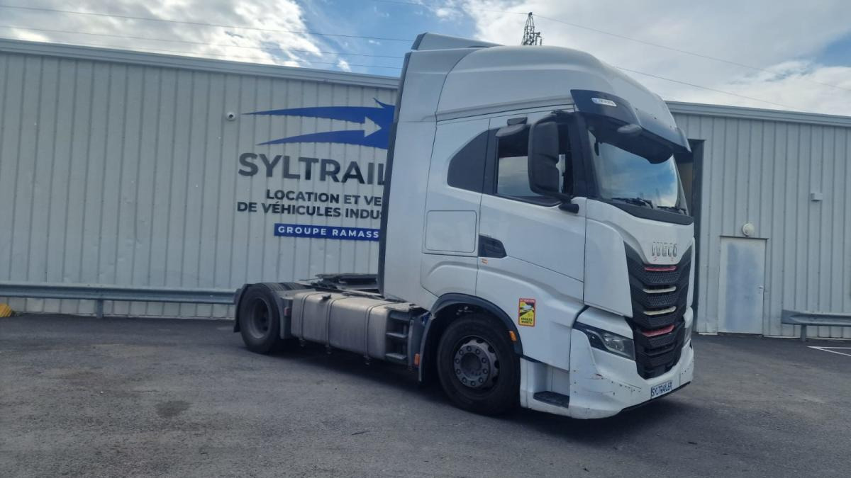 Iveco S-WAY 530 - Nyergesvontató: 1 kép. Iveco S-WAY 530 - Nyergesvontató: 1 kép.