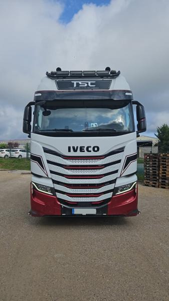 Iveco S-WAY AS 440 S - Nyergesvontató: 2 kép. Iveco S-WAY AS 440 S - Nyergesvontató: 2 kép.
