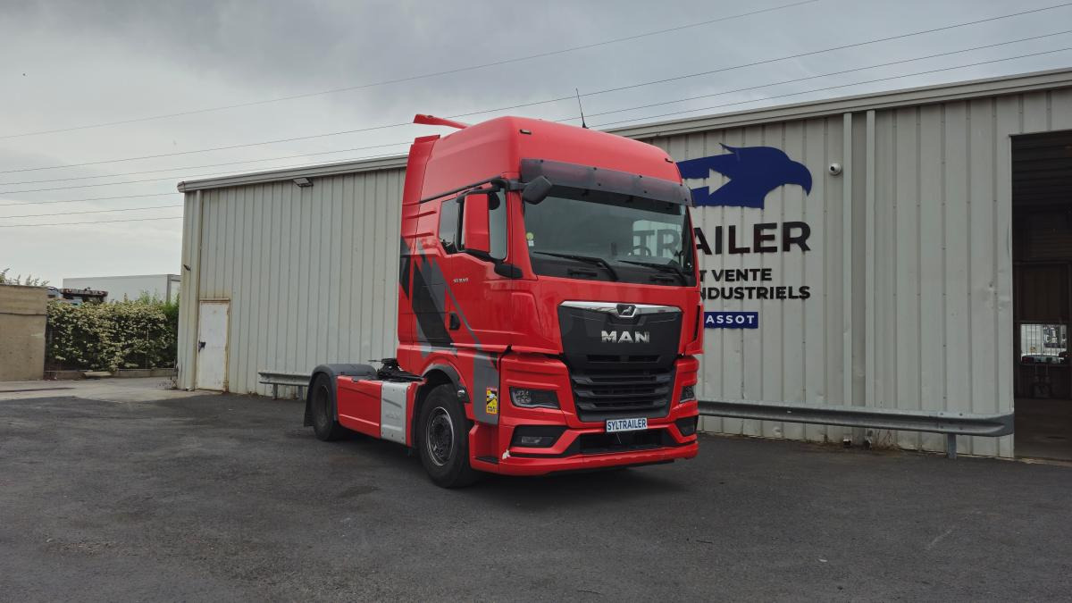 MAN TGX 18.510 - Nyergesvontató: 1 kép. MAN TGX 18.510 - Nyergesvontató: 1 kép.