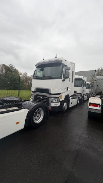 Renault Gamme T 520 - Nyergesvontató: 5 kép. Renault Gamme T 520 - Nyergesvontató: 5 kép.