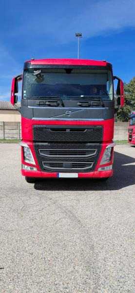 Volvo FH 460 - Nyergesvontató: 1 kép. Volvo FH 460 - Nyergesvontató: 1 kép.