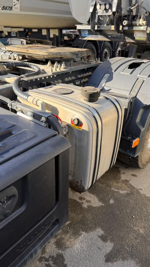 Volvo FH 500 - Nyergesvontató: 4 kép. Volvo FH 500 - Nyergesvontató: 4 kép.