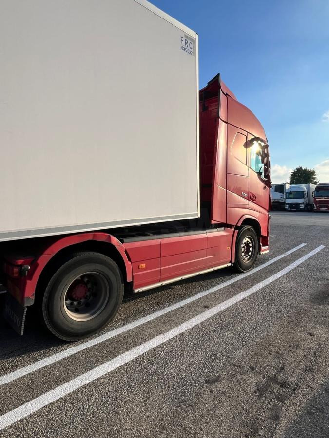 Volvo FH 500 - Nyergesvontató: 5 kép. Volvo FH 500 - Nyergesvontató: 5 kép.