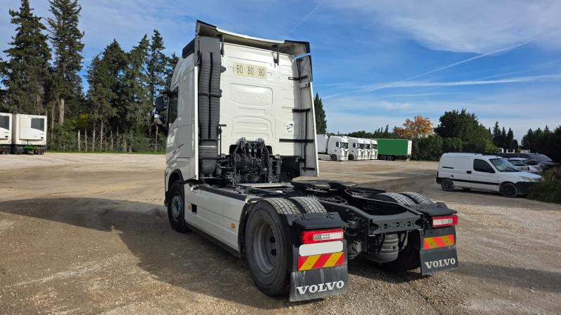 Volvo FH 500 - Nyergesvontató: 5 kép. Volvo FH 500 - Nyergesvontató: 5 kép.