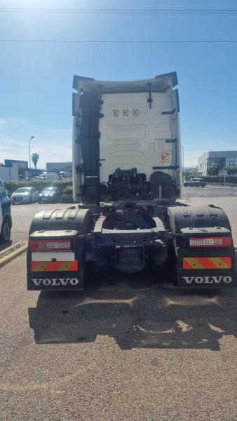 Volvo FH 500 Globetrotter - Nyergesvontató: 2 kép. Volvo FH 500 Globetrotter - Nyergesvontató: 2 kép.