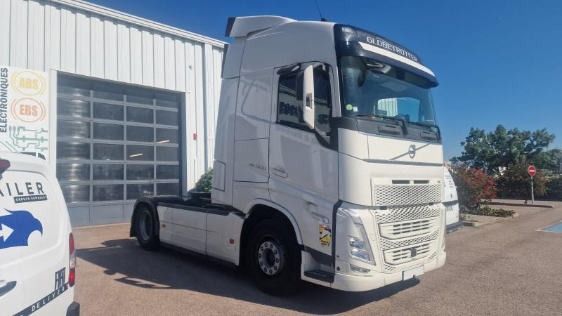 Volvo FH 500 Globetrotter - Nyergesvontató: 1 kép. Volvo FH 500 Globetrotter - Nyergesvontató: 1 kép.