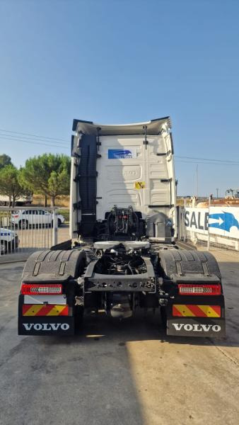 Volvo FH 500 Globetrotter I-save - Nyergesvontató: 3 kép. Volvo FH 500 Globetrotter I-save - Nyergesvontató: 3 kép.