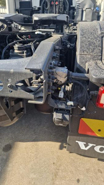 Új Nyergesvontató Volvo FH 500 Globetrotter I-save: 7 kép.