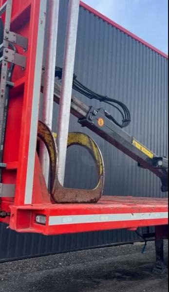 Pacton - Rönkszállító félpótkocsi: 2 kép. Pacton - Rönkszállító félpótkocsi: 2 kép.