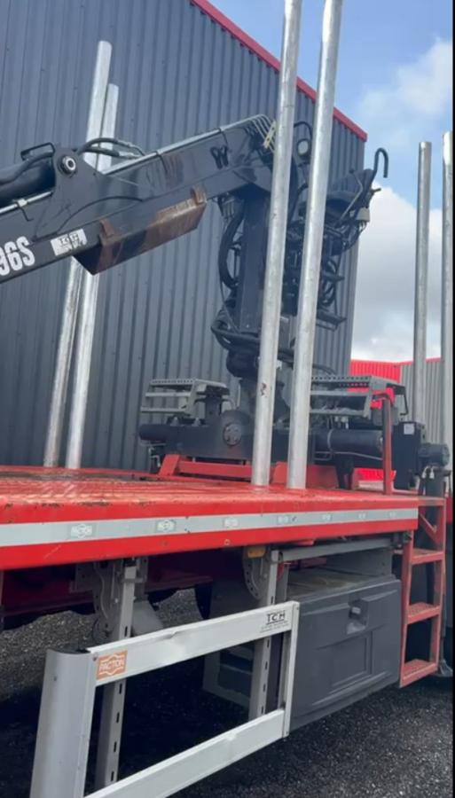 Pacton - Rönkszállító félpótkocsi: 4 kép. Pacton - Rönkszállító félpótkocsi: 4 kép.